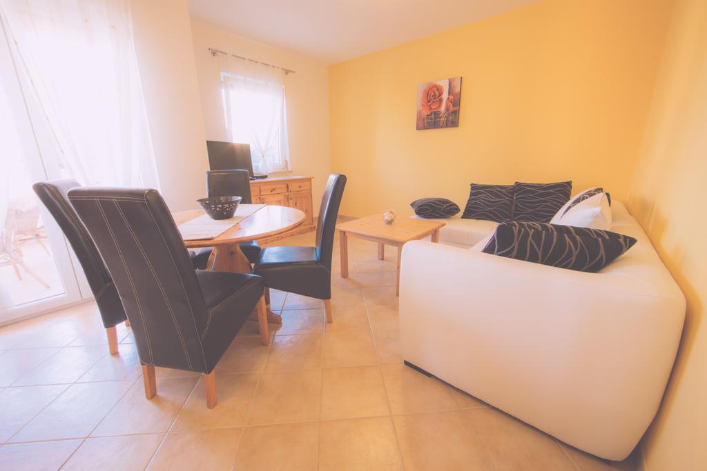 Apartments Meri Ližnjan Kamer foto