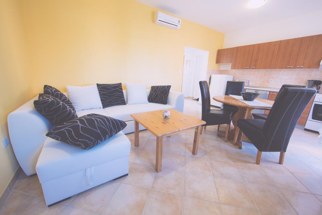 Apartments Meri Ližnjan Kamer foto