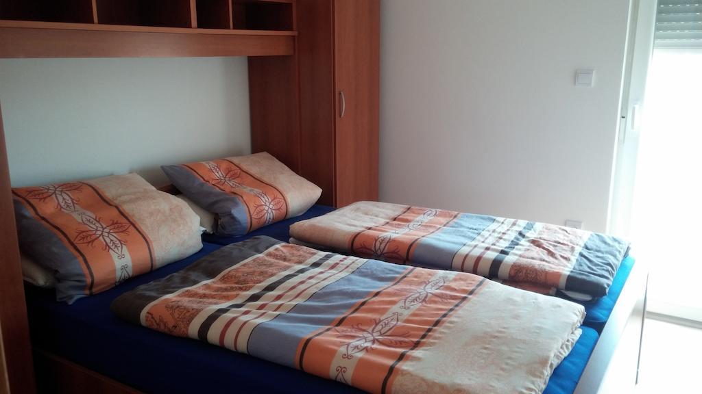 Apartments Meri Ližnjan Kamer foto